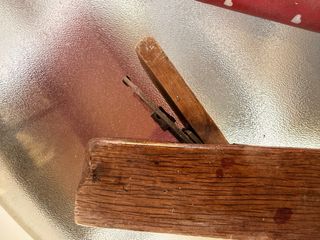 Antica pialla da falegname in legno