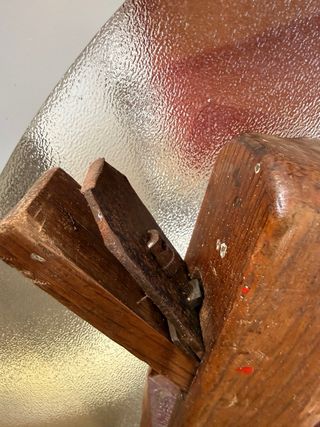 Antica pialla da falegname in legno