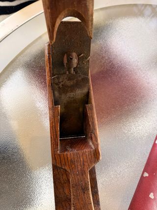 Antica pialla da falegname in legno