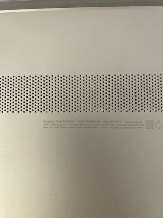 HP Laptop Plata y Negro Modelo 15dw0044ns