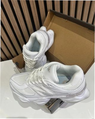 New Balance 9060 Mujer Talla 36 Blancas