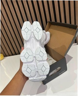 New Balance 9060 Mujer Talla 36 Blancas