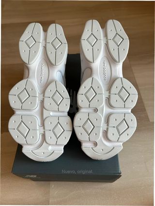 New Balance 9060 Triple White Mujer