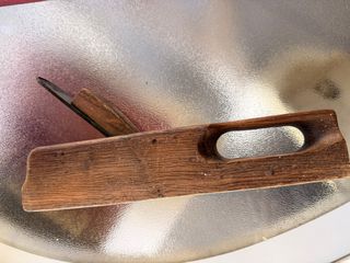 Antica pialla da falegname in legno