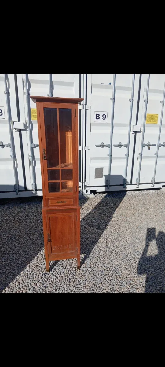 Mobile Rustico Vintage in Legno e Cristallo