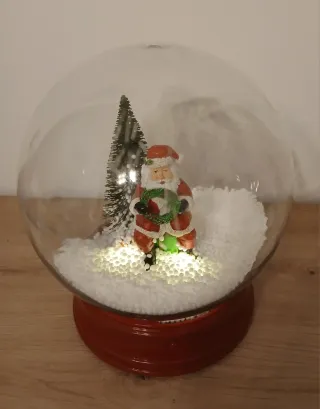 Babbo Natale in una palla di neve