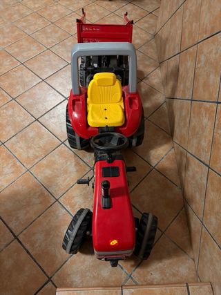 Tractor de pedales con remolque