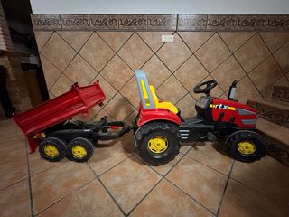 Tractor de pedales con remolque