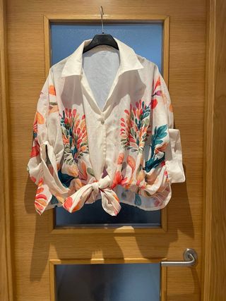 Blusa estampada anudada talla única