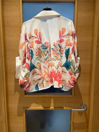 Blusa estampada anudada talla única