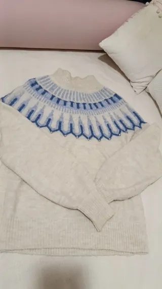 Jersey de punto con cuello alto y estampado