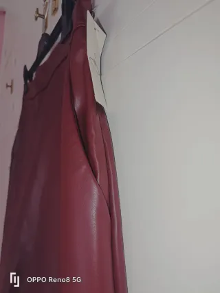 Pantalón polipiel ancho rojo