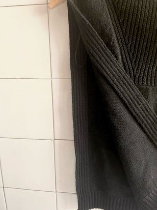 Chaleco H&M cuello alto cremallera negro