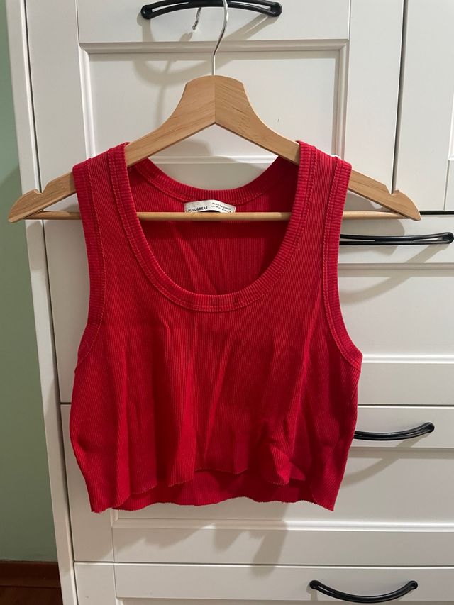 Camiseta tirantes Pull&Bear roja