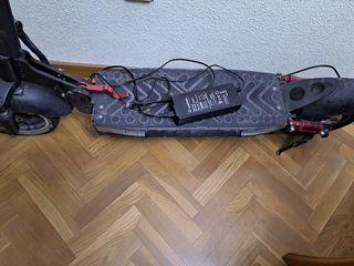 Patinete eléctrico negro