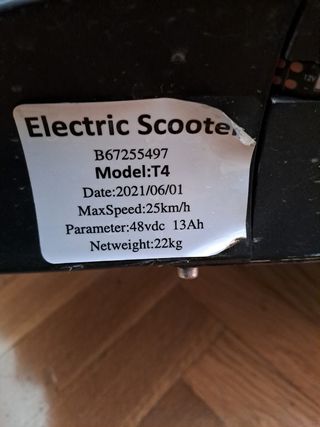 Patinete eléctrico negro