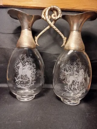 Coppia Antiche Bottiglie Cristallo Incise