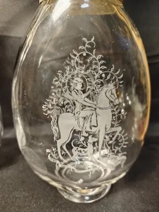 Coppia Antiche Bottiglie Cristallo Incise