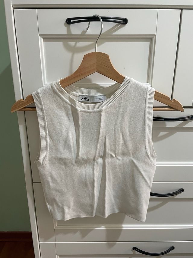 Top Zara Negro sin Mangas