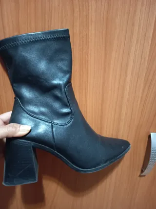 Botines negros tacón cuadrado