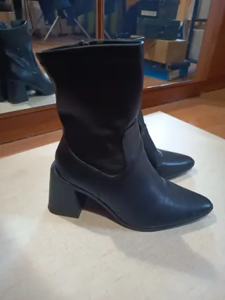 Botines negros tacón cuadrado