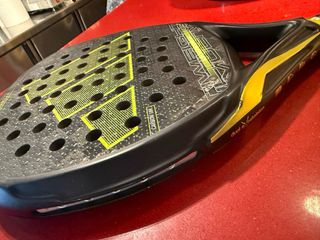 Pala Pádel Adidas Carbon 18K
