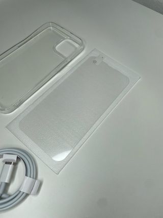 Funda iPhone 13+ Protector Pantalla + Cables