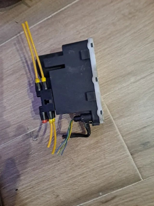 Módulo electrónico  de cerre centralizado de merce