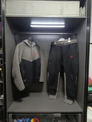 Conjunto Nike Tech Fleece Gris y Negro