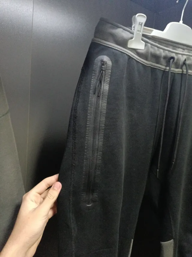 Conjunto Nike Tech Fleece Gris y Negro