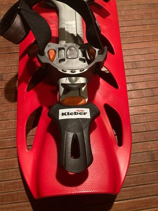 - Raquetas de nieve Kleber.