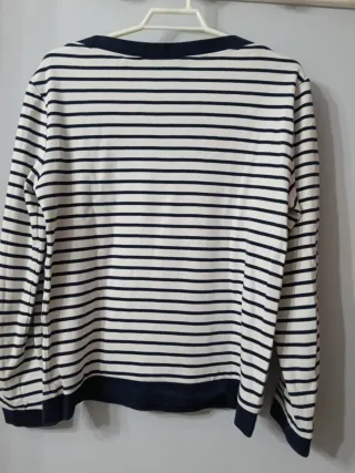 Camiseta Rayas Azul y Blanca Botones Dorados