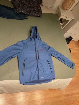 Cazadora +8000 azul con capucha