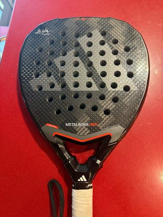 Pala de pádel Adidas - Buen estado metalbone HRD