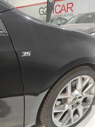 VOLKSWAGEN GOLF GTI 35 ANIVERSARIO