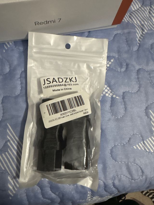 Adaptador de Corrente IEC 320 a Conector