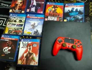 Consola PS4 Pro Negra con juegos y mando
