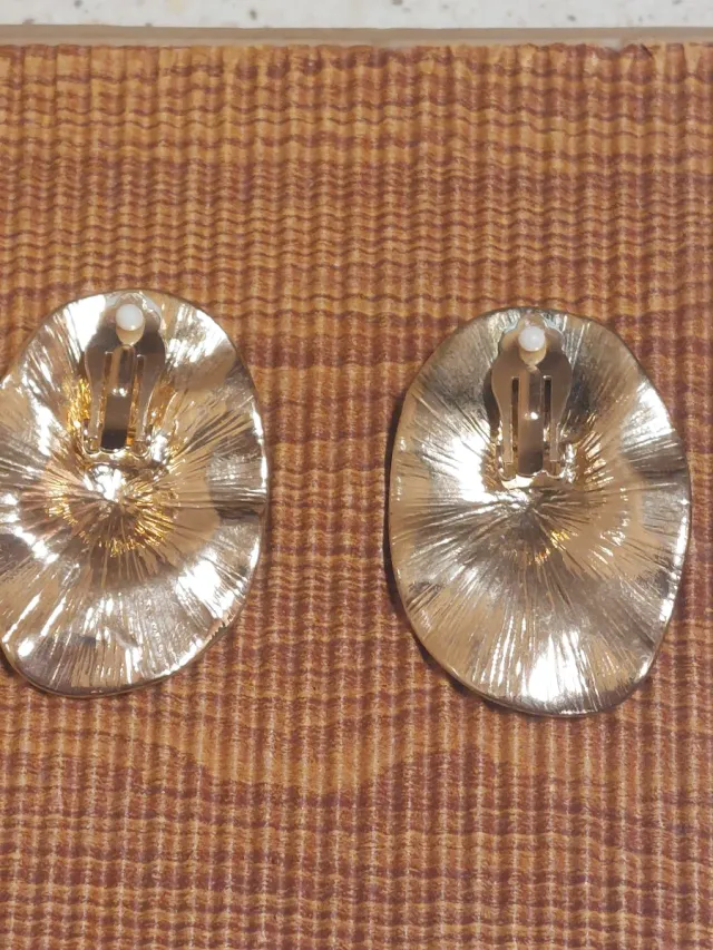 Pendientes clip dorados