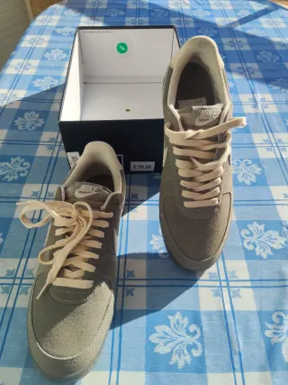 Zapatillas Nike Air Force 1 grises talla 42.5