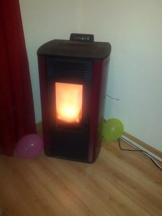 Chimenea Pellets Negra/Roja Metal/Plástico