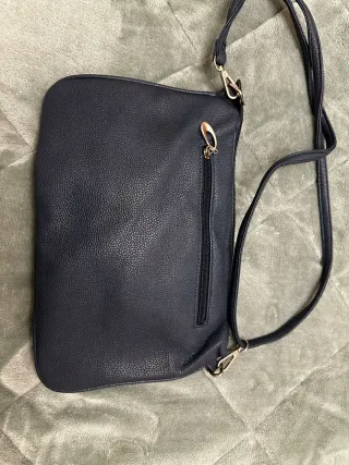 Bolso bandolera piel sintética azul y negro