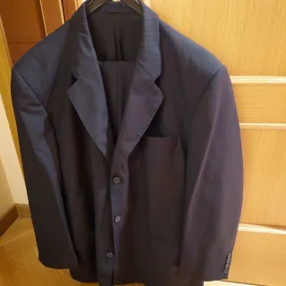 Traje de caballero azul oscuro