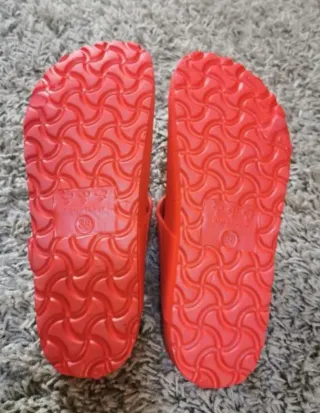 Chanclas Rojas