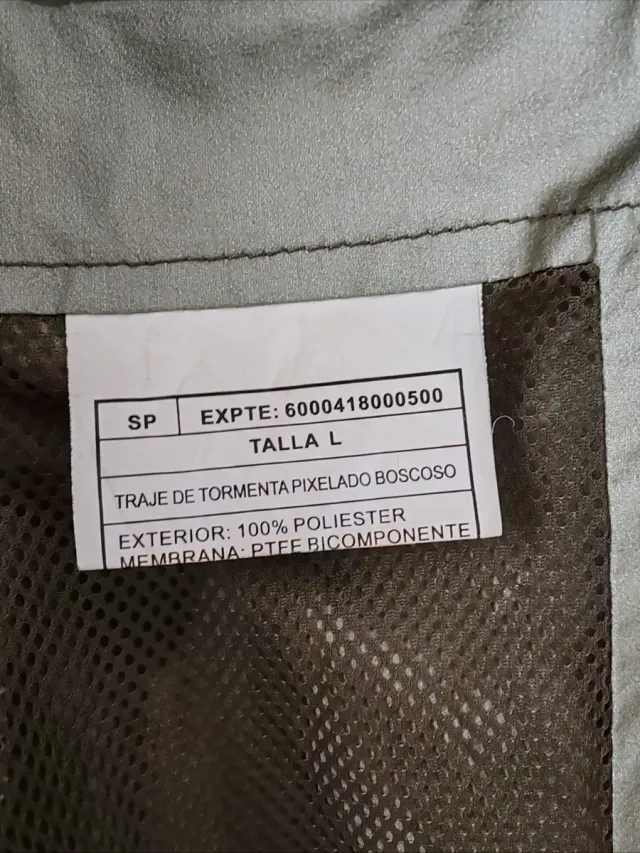 Chaqueta impermeable militar camuflaje