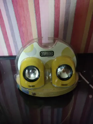 Altavoces SWEEX amarillos para portátil