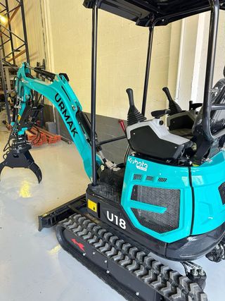 Miniexcavadora (Kubota D902)