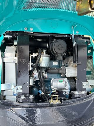 Miniexcavadora (Kubota D902)