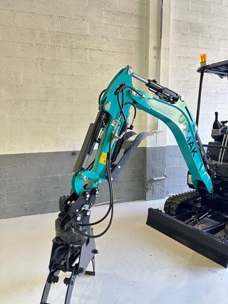 Miniexcavadora (Kubota D902)