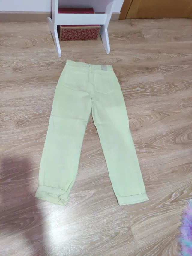 Pantalón verde lima