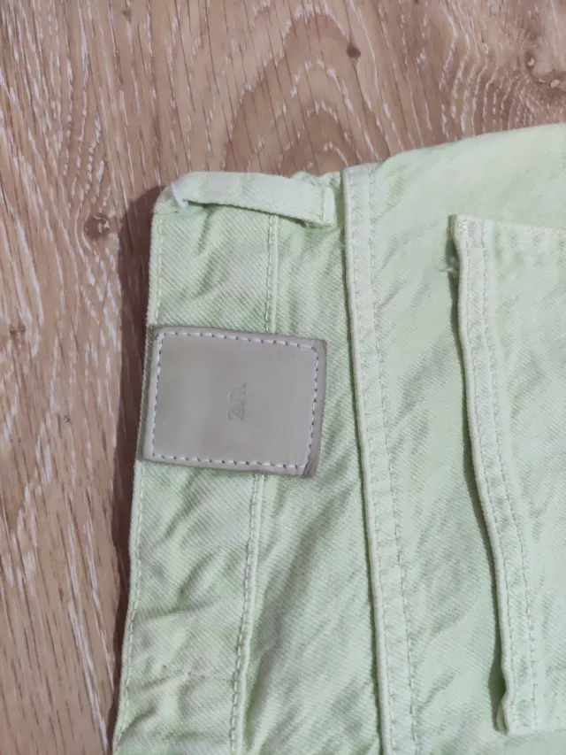 Pantalón verde lima